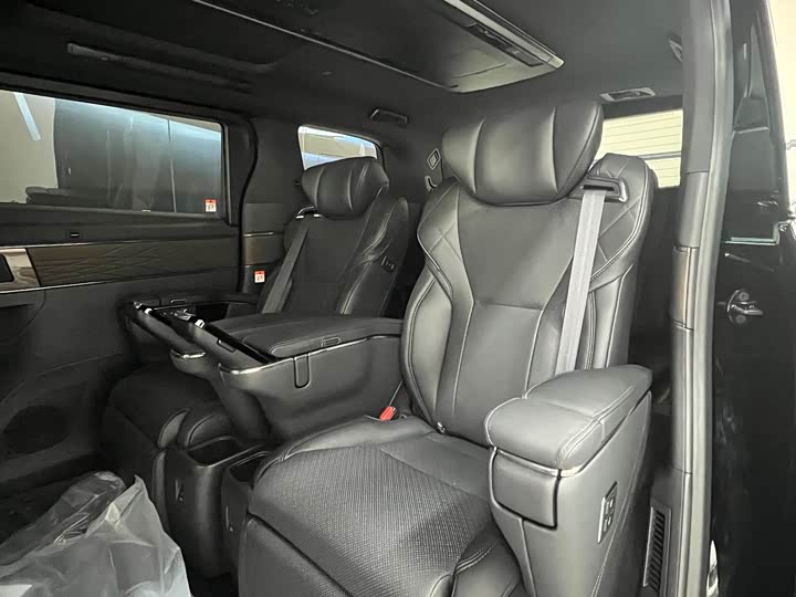 Toyota Alphard 2024 2024款 双擎 2.5L 臻享版
