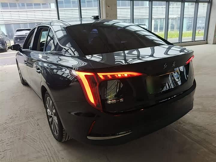 Фото 5 - Hongqi E-QM5