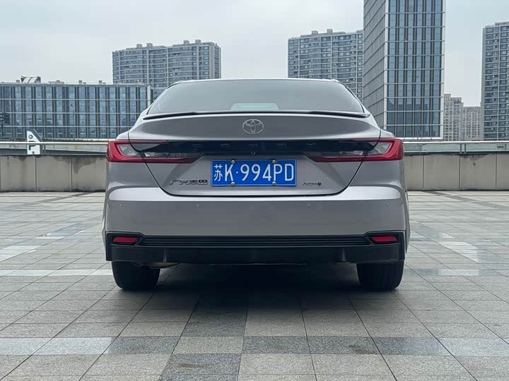 Toyota Camry 2026 2026款 双擎 2.0HSE 运动Lite版