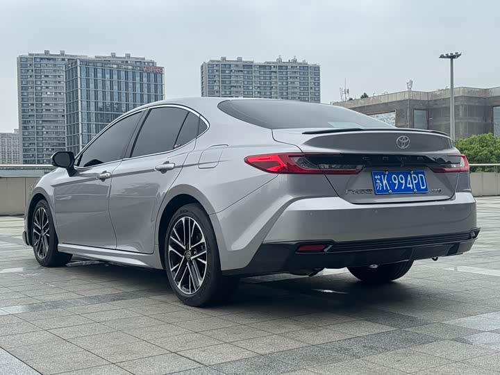Toyota Camry 2026 2026款 双擎 2.0HSE 运动Lite版