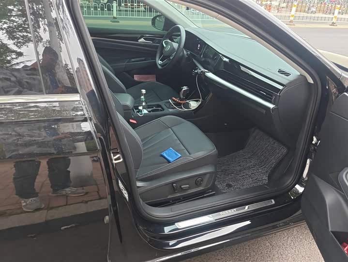 Фото 8 - Volkswagen Passat