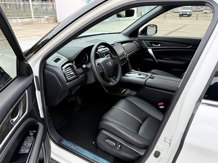 Фото 4 - Honda UR-V
