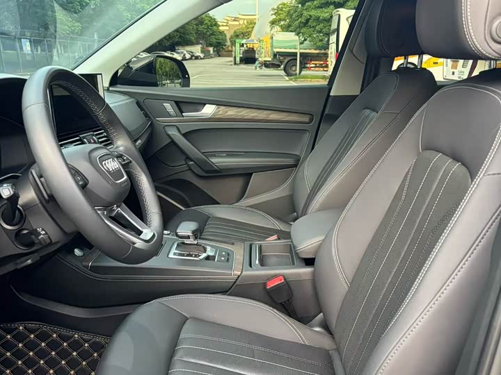 Фото 5 - Audi Q5L