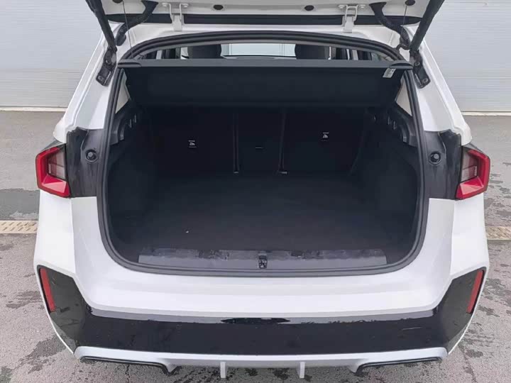 BMW iX1 2025 2025款 eDrive25L M运动套装