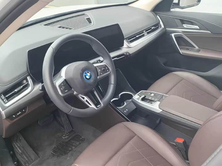 BMW iX1 2025 2025款 eDrive25L M运动套装