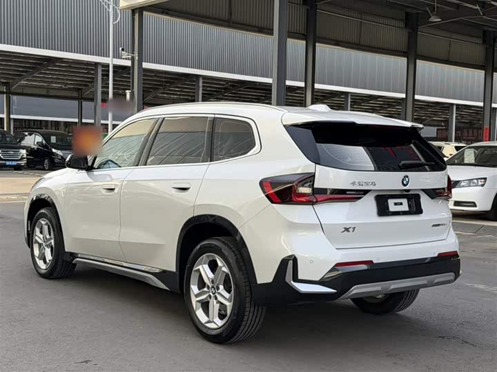 Фото 9 - BMW X1