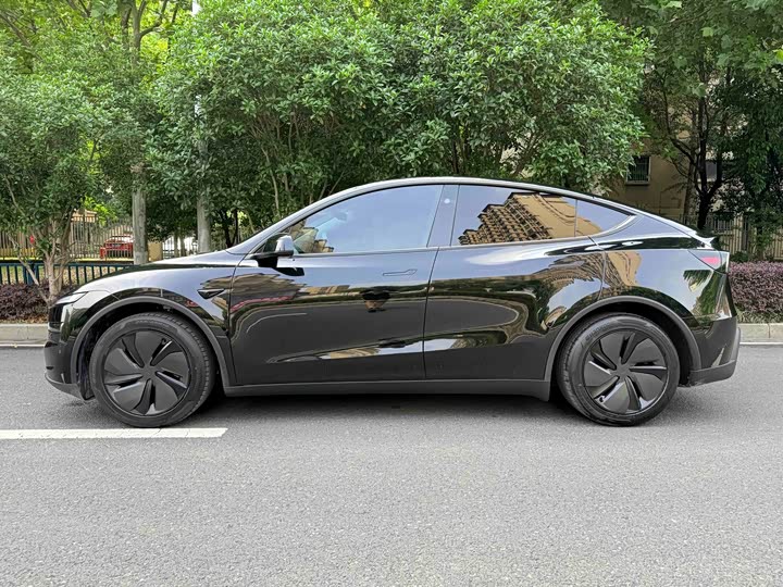 Zdjęcie 5 - Tesla Model Y