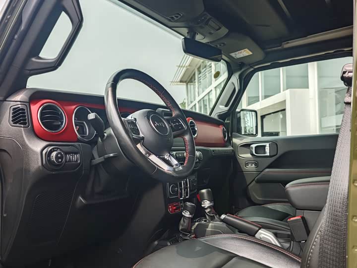 Photo 4 - Jeep Wrangler