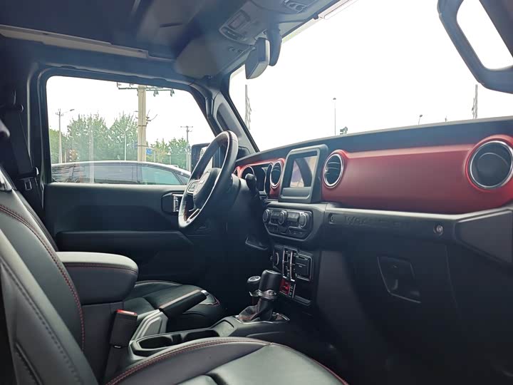 Photo 6 - Jeep Wrangler