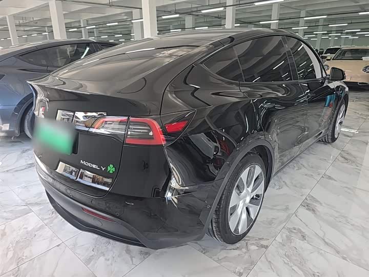 Фото 7 - Tesla Model Y