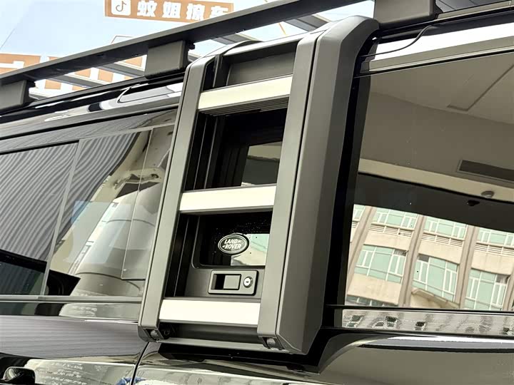 Photo 7 - Land Rover Defender