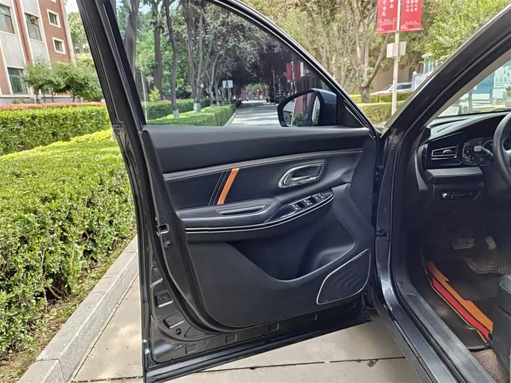 Changan Oshan X7 Plus 2022 2022款 1.5T 蓝鲸版自动尊贵型
