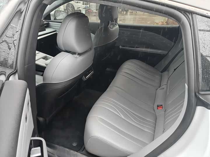 Geely Galaxy E8 2024 2024款 550km 后驱MAX