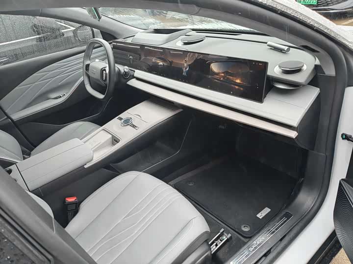 Geely Galaxy E8 2024 2024款 550km 后驱MAX