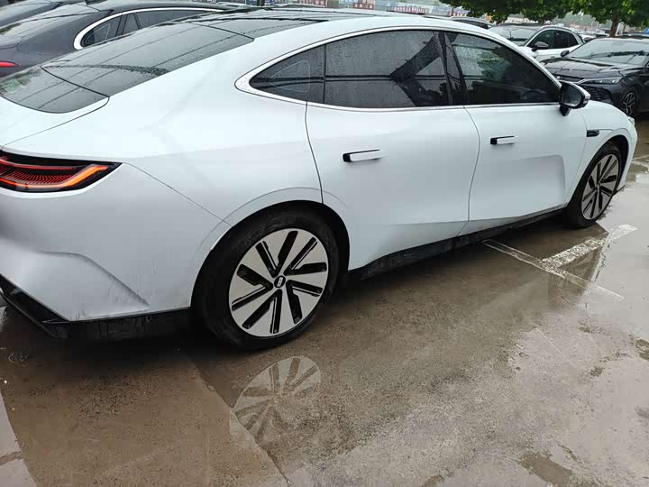 Geely Galaxy E8 2024 2024款 550km 后驱MAX
