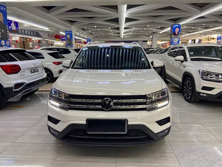 Фото 2 - Volkswagen Tharu