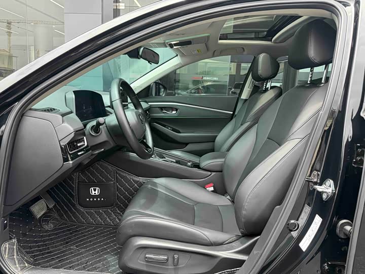 Фото 4 - Honda Inspire