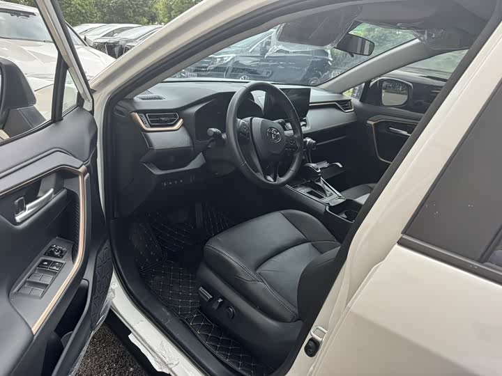 Toyota Wildlander 2024 2024款 2.0L CVT两驱豪华PLUS版