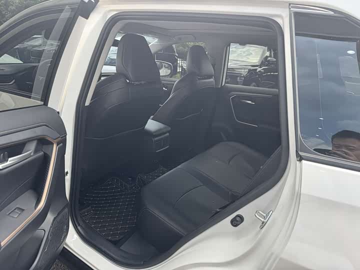 Toyota Wildlander 2024 2024款 2.0L CVT两驱豪华PLUS版