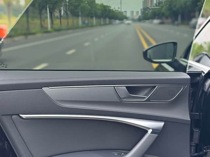 Фото 8 - Audi A7