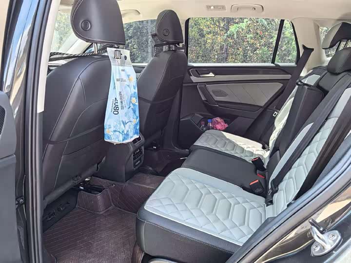 صورة 6 - Volkswagen Tayron