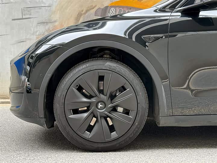 Фото 6 - Tesla Model Y