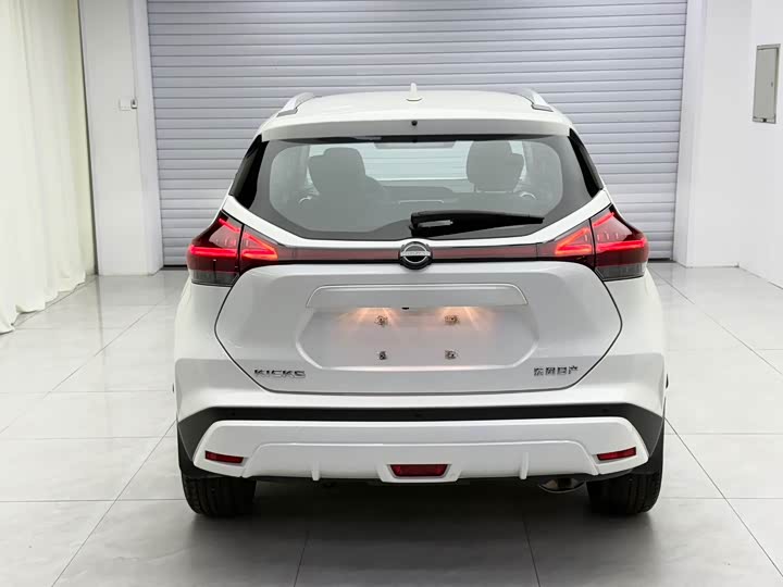2023 Nissan Kicks