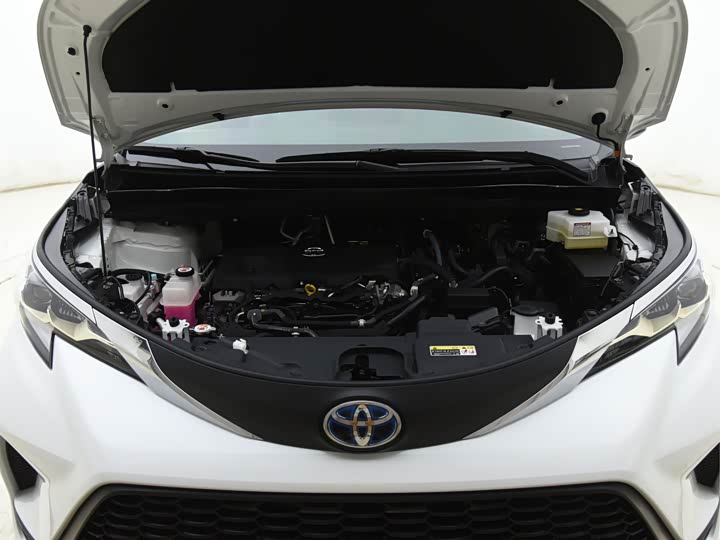 Фото 3 - Toyota Granvia
