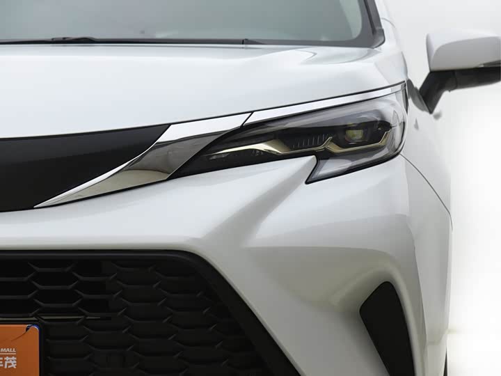 Фото 4 - Toyota Granvia