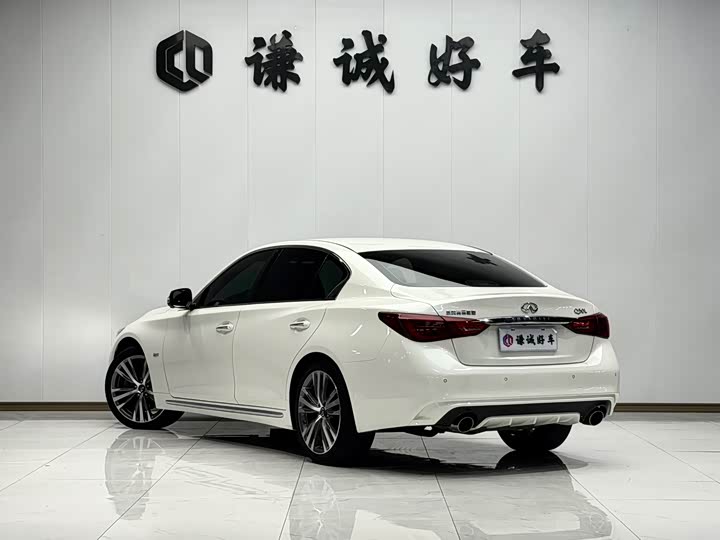 Photo 7 - Infiniti Q50L