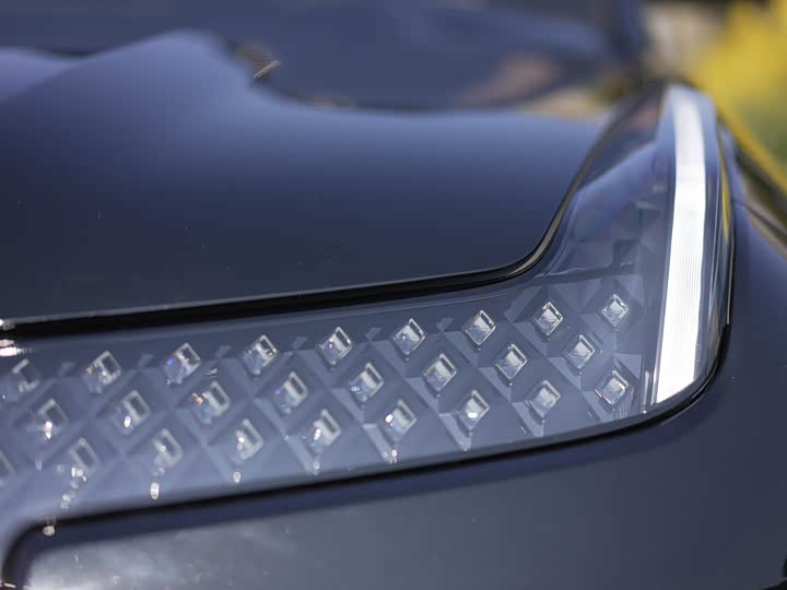 Photo 4 - BYD Yangwang U8