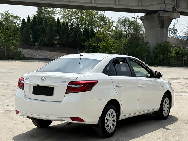 Toyota Vios 2022 2022款 1.5L 20周年纪念版