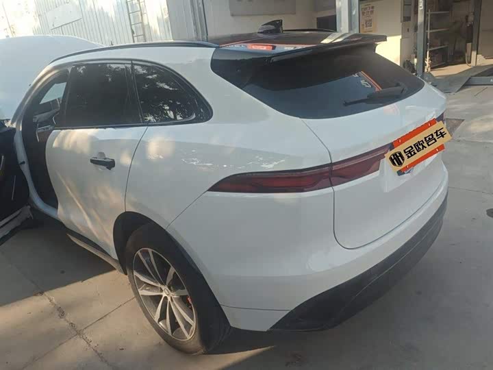 Фото 5 - Jaguar F-Pace