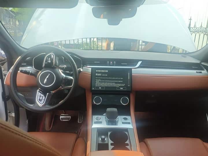 Фото 6 - Jaguar F-Pace