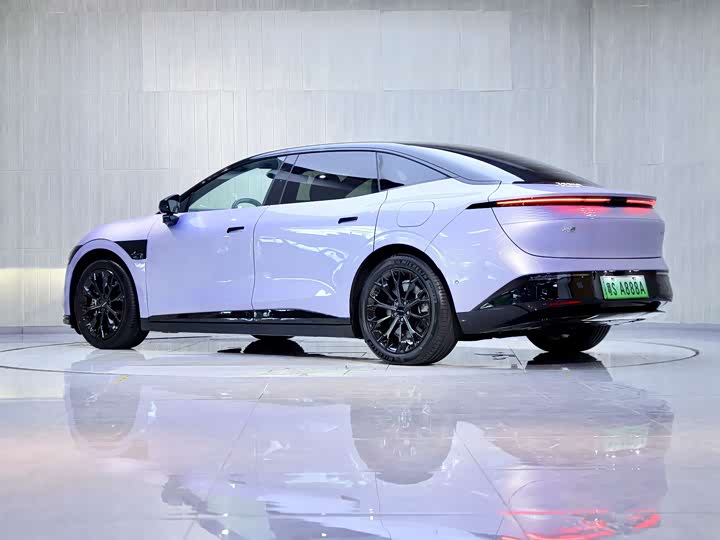2025 Zeekr 007
