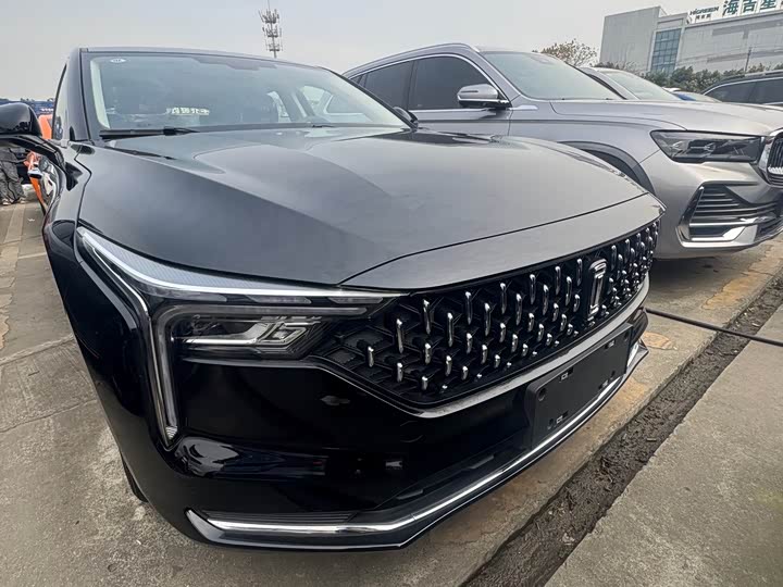 2025 Bestune B70