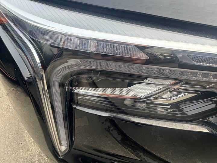 2025 Bestune B70