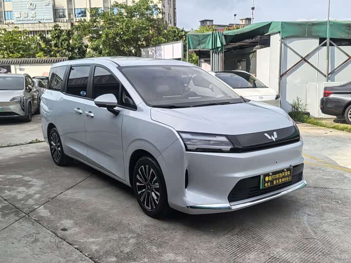 2025 Wuling Starlight 730 Hybrid/EV