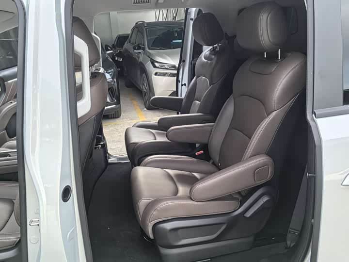 2025 Wuling Starlight 730 Hybrid/EV