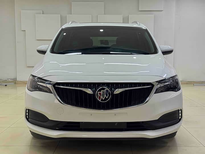 Photo 2 - Buick GL6