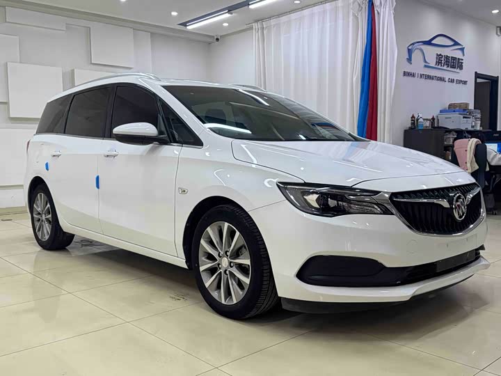 Photo 3 - Buick GL6
