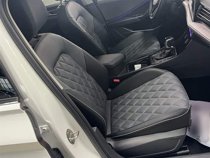 Фото 3 - Volkswagen Sagitar L
