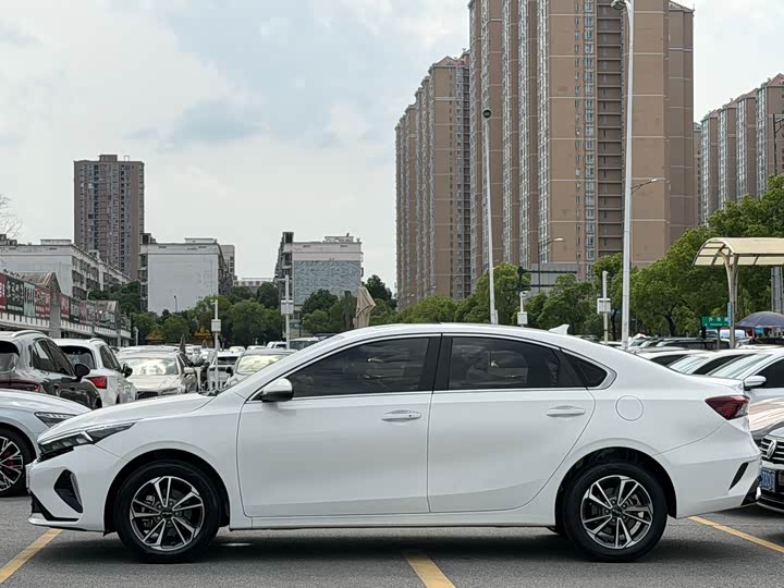 Kia K3 2023 2023款 1.5L CVT豪华版