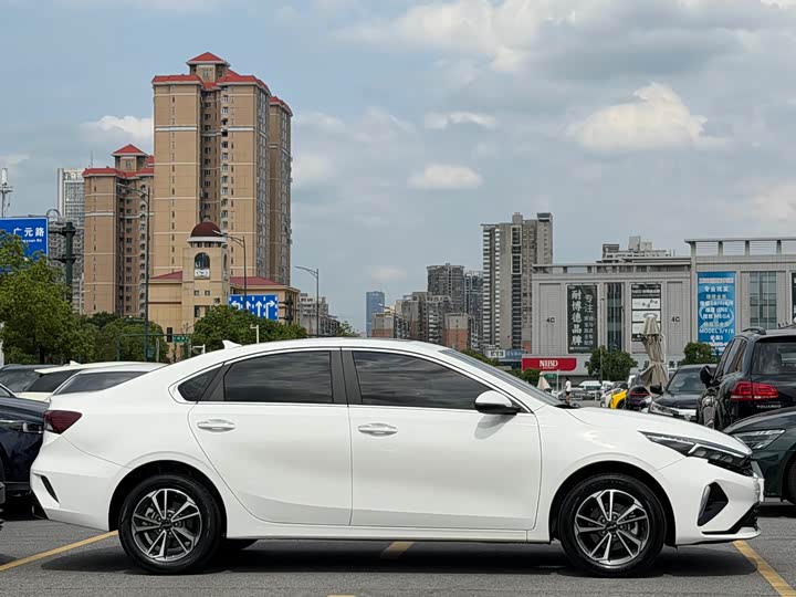 Kia K3 2023 2023款 1.5L CVT豪华版
