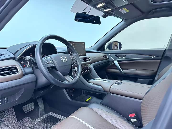 Photo 4 - Honda UR-V