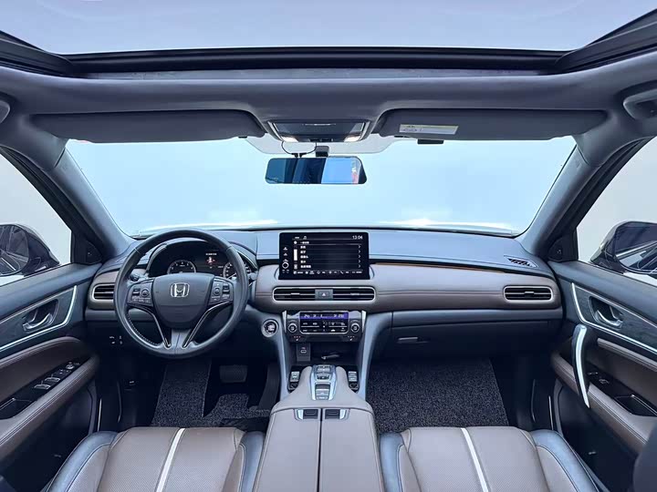 Photo 8 - Honda UR-V