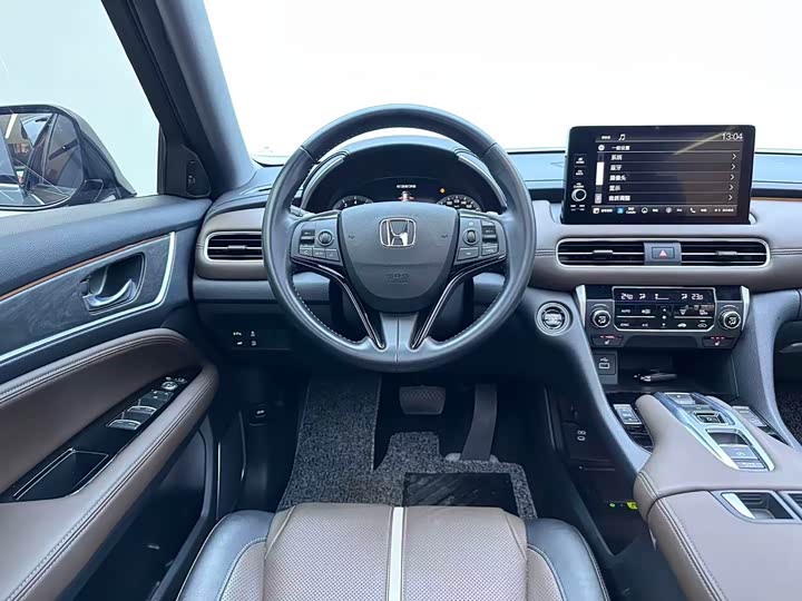Photo 9 - Honda UR-V