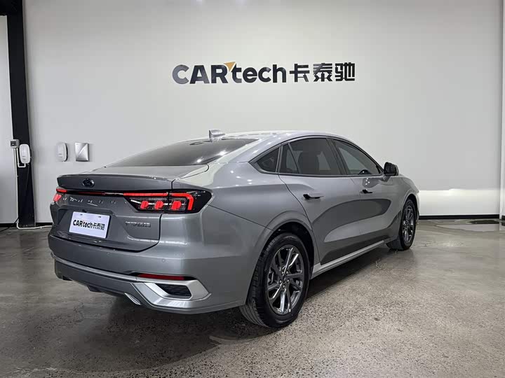 Ford Mondeo 2025 2025款 2.0T EcoBoost 豪华型