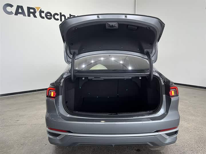 Ford Mondeo 2025 2025款 2.0T EcoBoost 豪华型