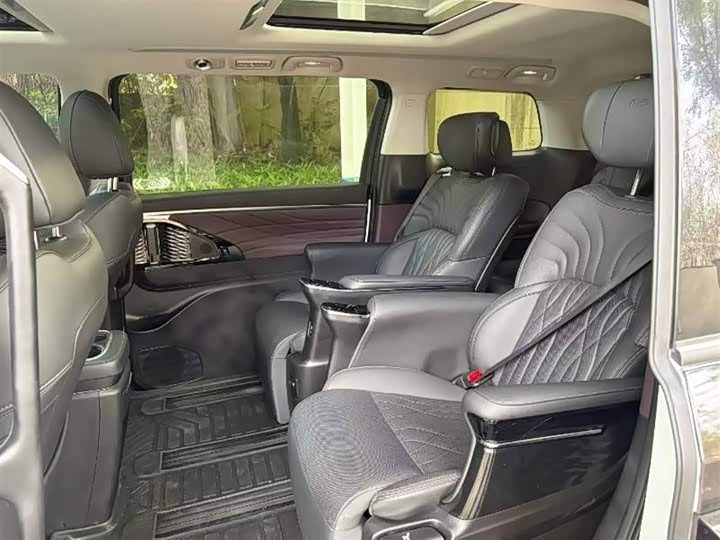 Фото 4 - GAC Trumpchi M8